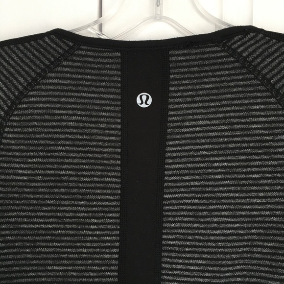 Lululemon Reversible Runder Under Long Sleeve Sz 4 - Picture 8 of 14